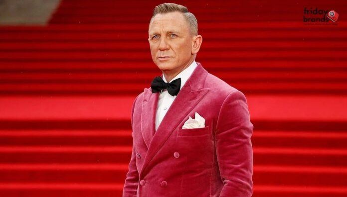Daniel-Craig-All-Set-To-Get-His-Star-At-The-Iconic-Hollywood-Walk-of-Fame-Friday-Brands.jpg
